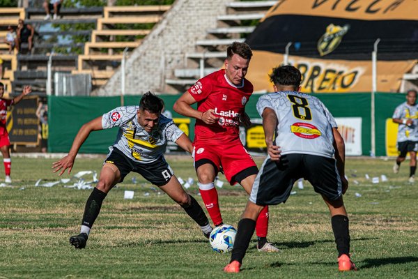 How is the UK automotive industry fostering innovation in electric vehicle technology?